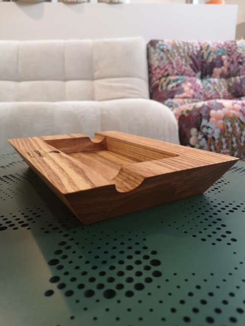 Un cendrier unique en bois – Commandez une pièce originale et responsable