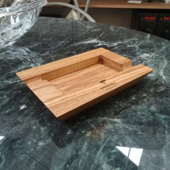 Cendrier en bois massif artisanal fait main – Disponible sur notre boutique