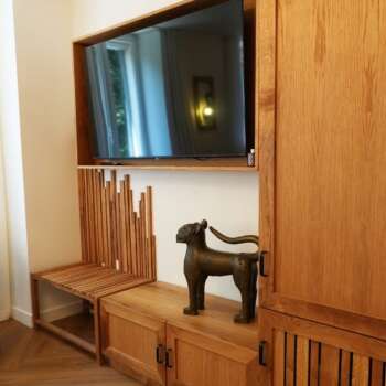 Meuble TV sur mesure en bois massif haut de gamme