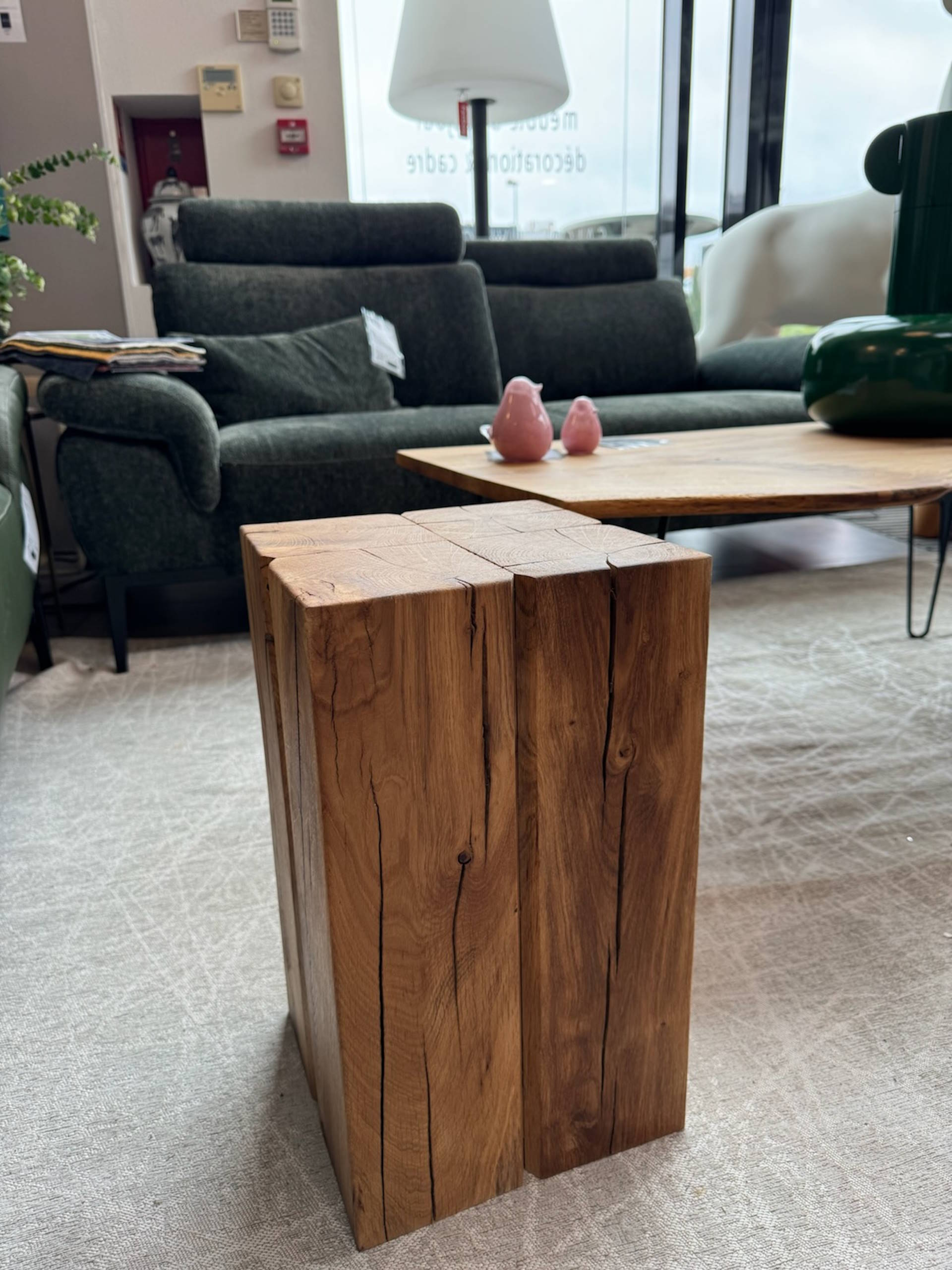 Tabouret en poutre de chêne massif au design naturel – Manufacture Dubosc & Fils