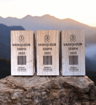 Trophée en bois massif personnalisé pour la SEEPH 2025 – Manufacture Dubosc & Fils