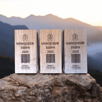 Trophée en bois massif personnalisé pour la SEEPH 2025 – Manufacture Dubosc & Fils