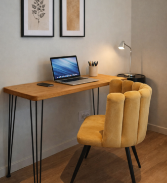 Console en bois massif fabriquée artisanalement en France avec pieds acier noir Manufacture Dubosc & Fils.