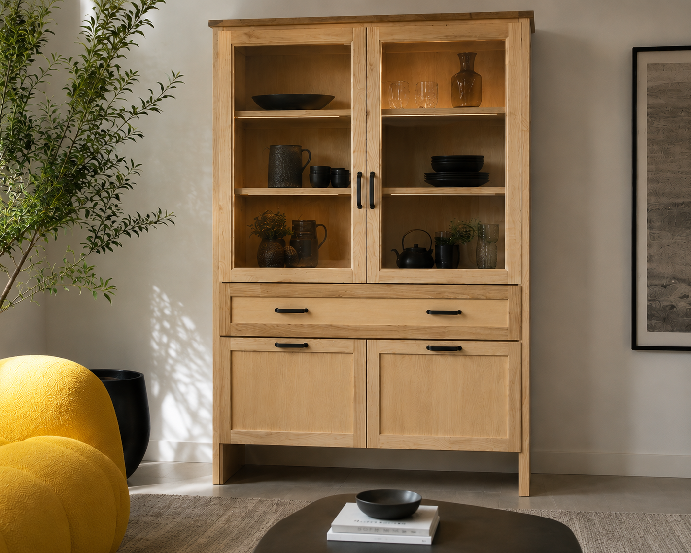 Buffet vaisselier en bois massif avec portes vitrées et rangements intégrés.