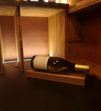 Vue de dessus du porte-bouteille en bois